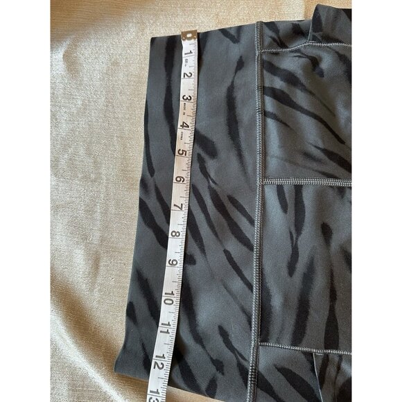 Athleta Womens Salutation Stash Pocket 7/8 Legging Gray Zebra Stripe Size Small - Picture 8 of 15